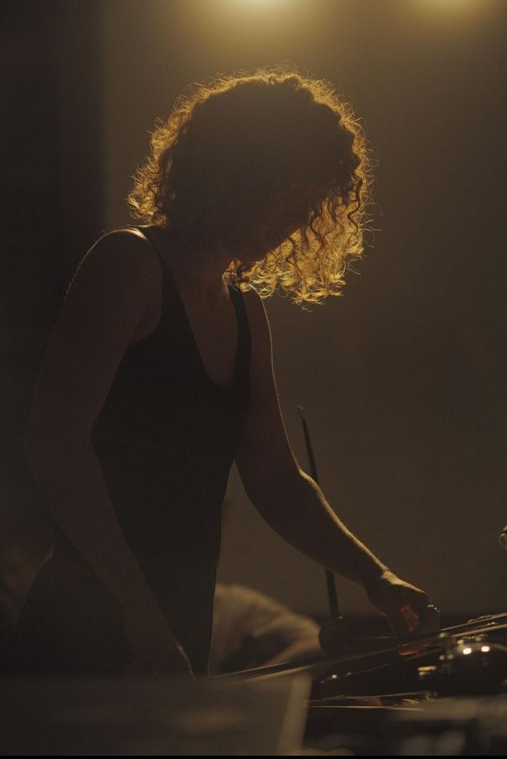 Laure Boer w/ Elena Victoria Pastor & Feine Drinkers bei Pinkels daheim