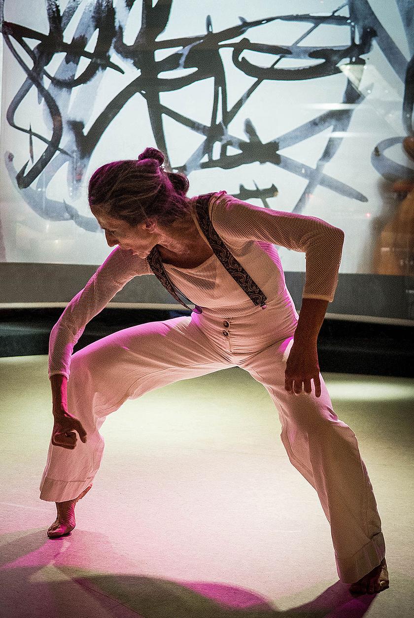 performance26: Cheeky Lines